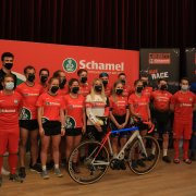 Team Schamel praesentiert sich