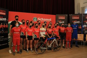 Team Schamel praesentiert sich
