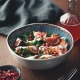 Bunter Salat an Meerrettichdressing